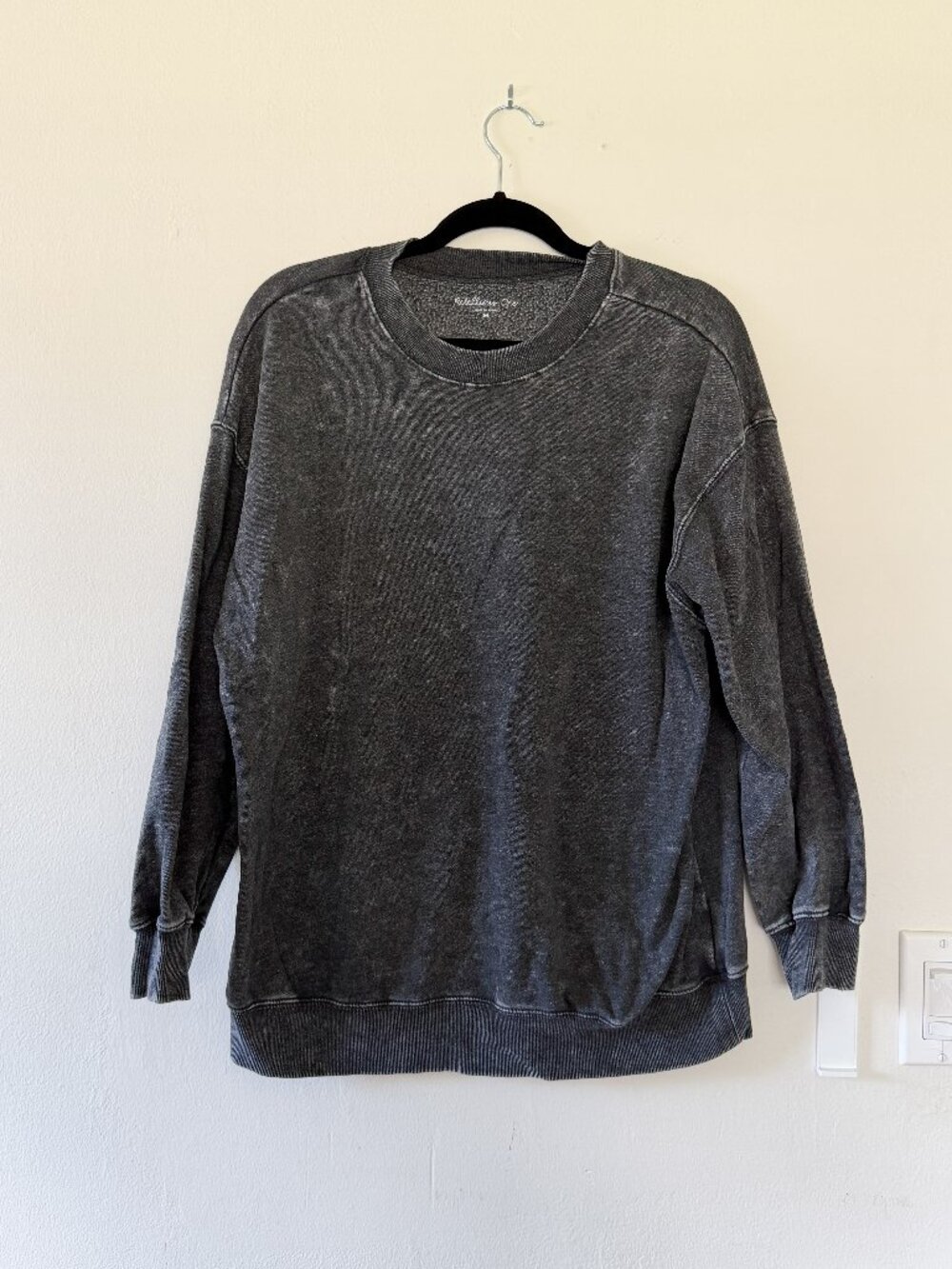 rebellious one / gray acid wash crewneck sweater M